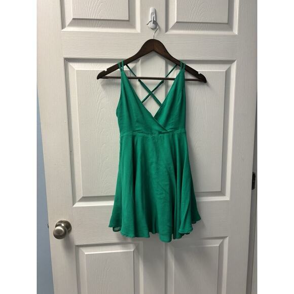 Forever 21 Kelly Green Halter Cocktail Dress, Backless, Adjustable Top (Small) - Picture 1 of 4